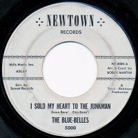 The Blue-Belles - I Sold My Heart To The Junkman / Itty Bitty Twist
